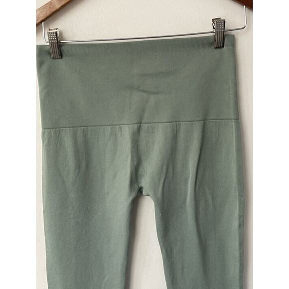 Breezies Tummy Smoothing Leggings Size XL Green Shape wear Athleisure Casual - Picture 5 of 8